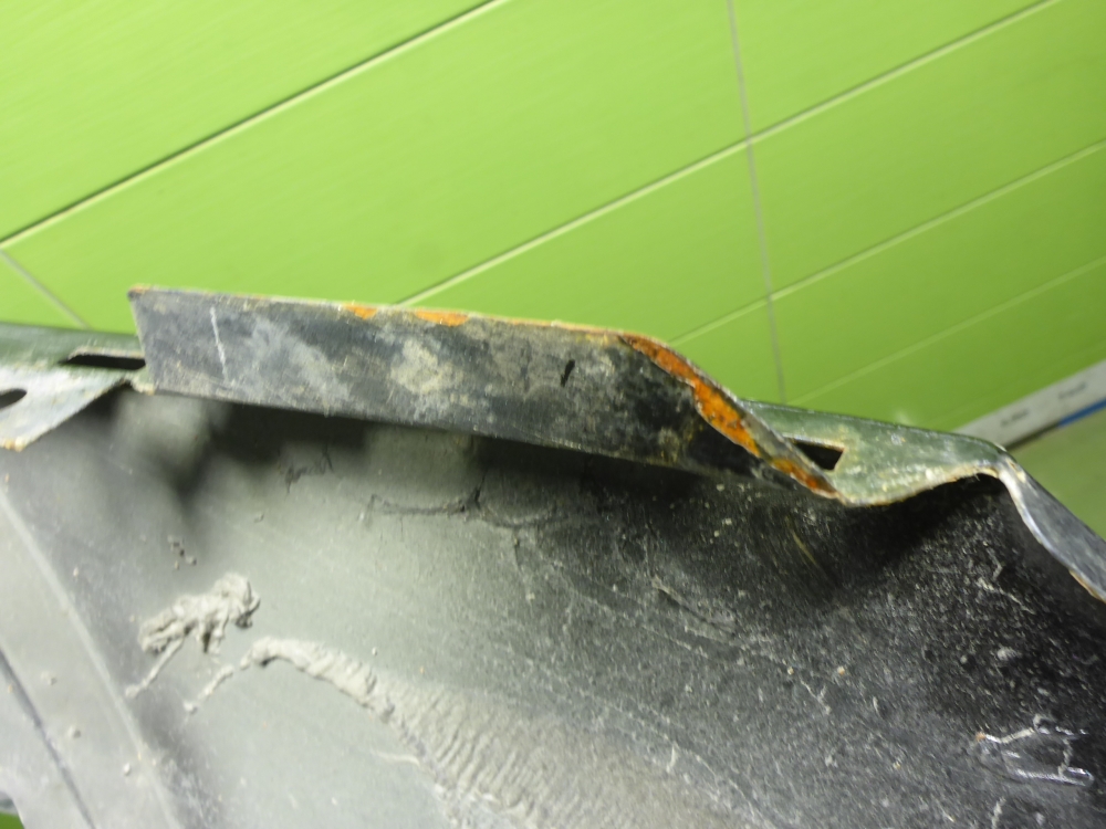 Крыло заднее левое