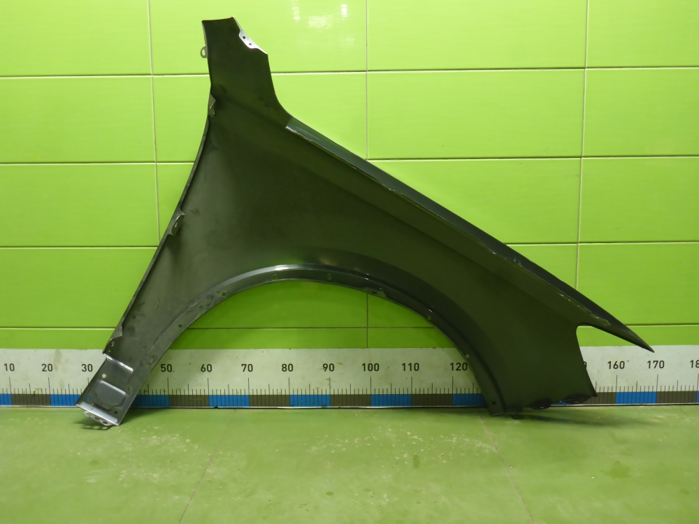 Крыло переднее левое