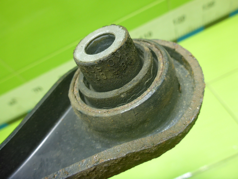 Тяга задняя поперечная