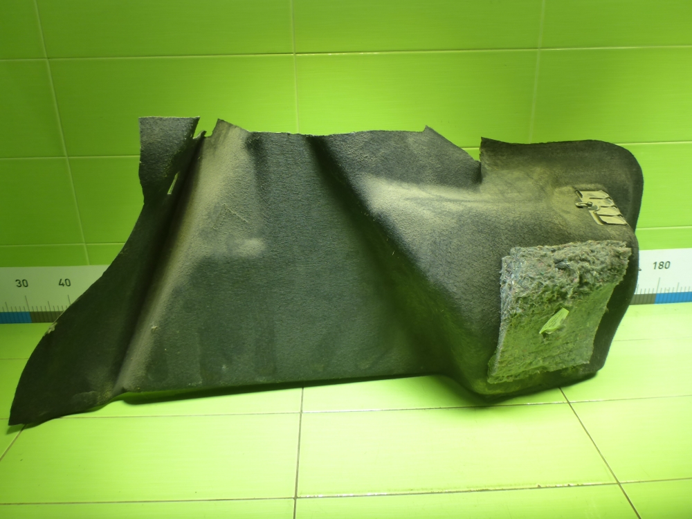 Обшивка багажника