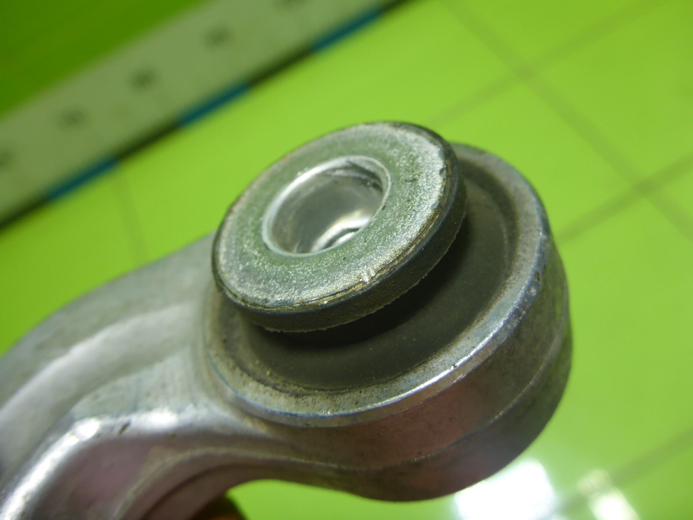 Стойка переднего стабилизатора