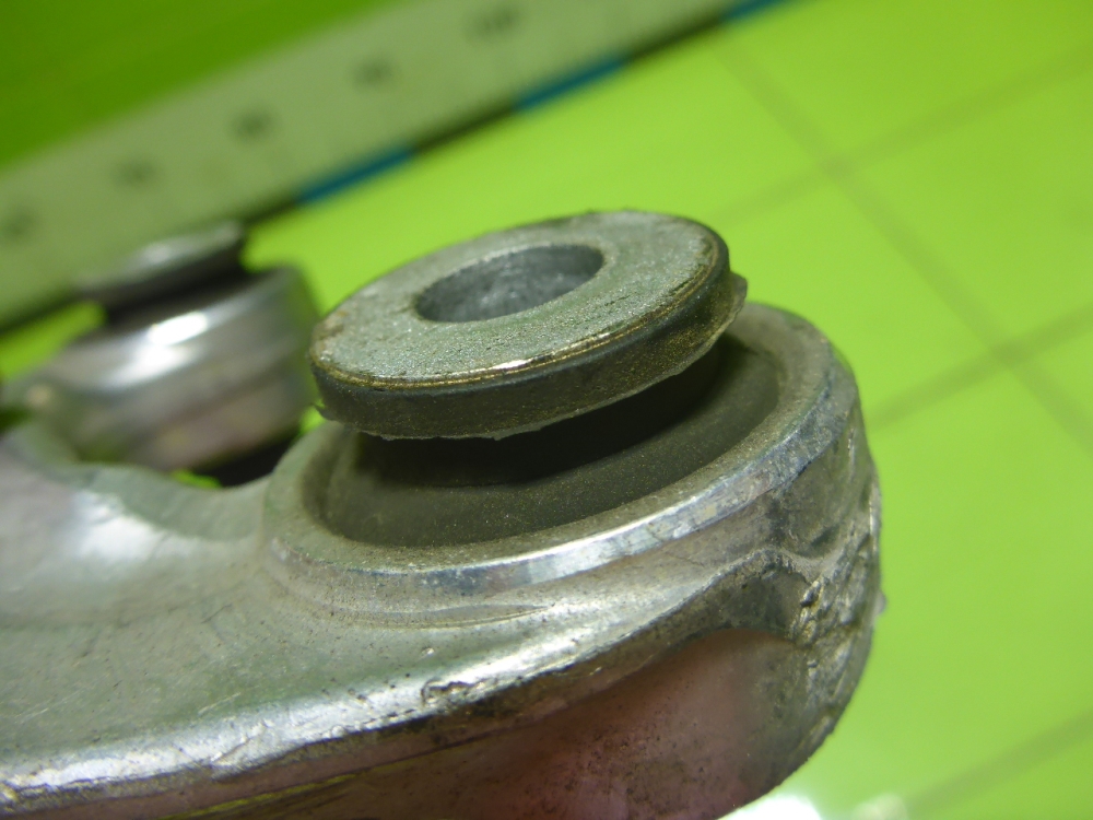 Стойка переднего стабилизатора