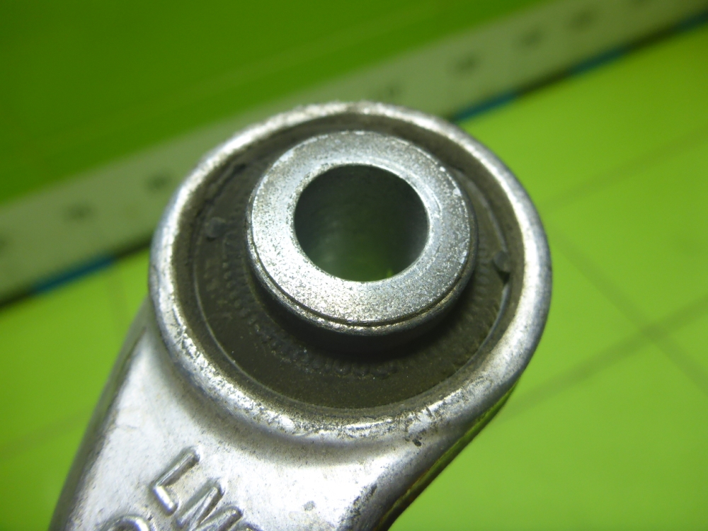 Стойка переднего стабилизатора