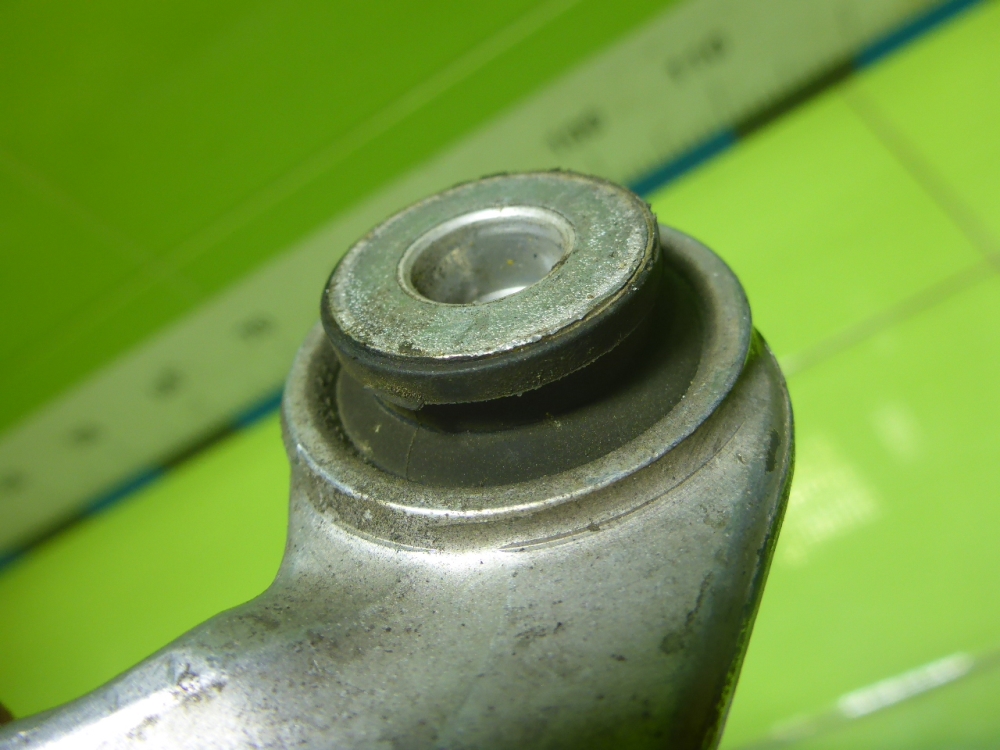 Стойка переднего стабилизатора