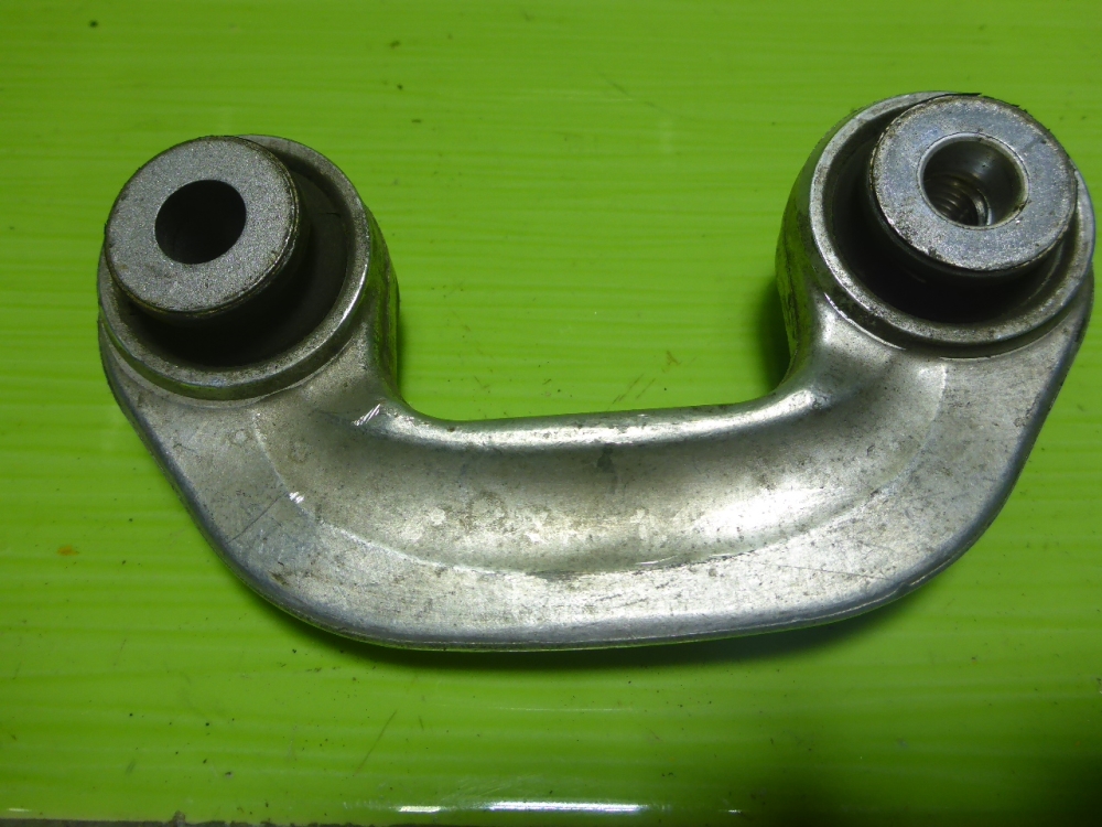 Стойка переднего стабилизатора