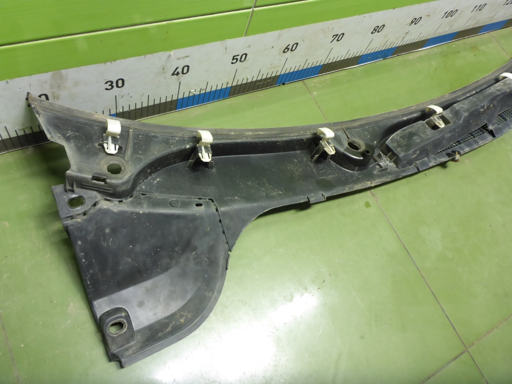 Решетка стеклоочистителей (Жабо)