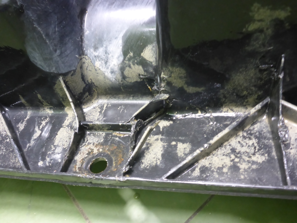 Ниша запасного колеса