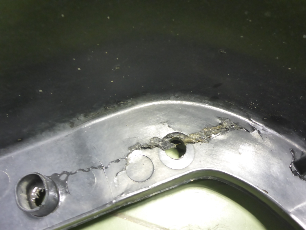 Ниша запасного колеса