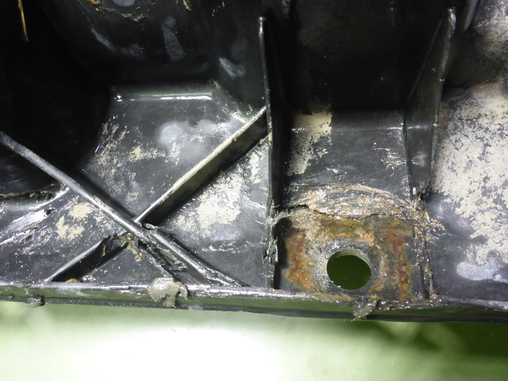 Ниша запасного колеса