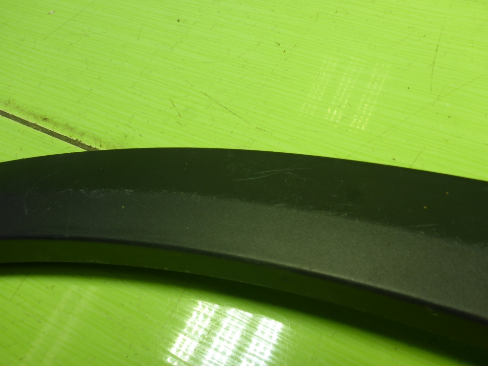 Накладка переднего крыла левого