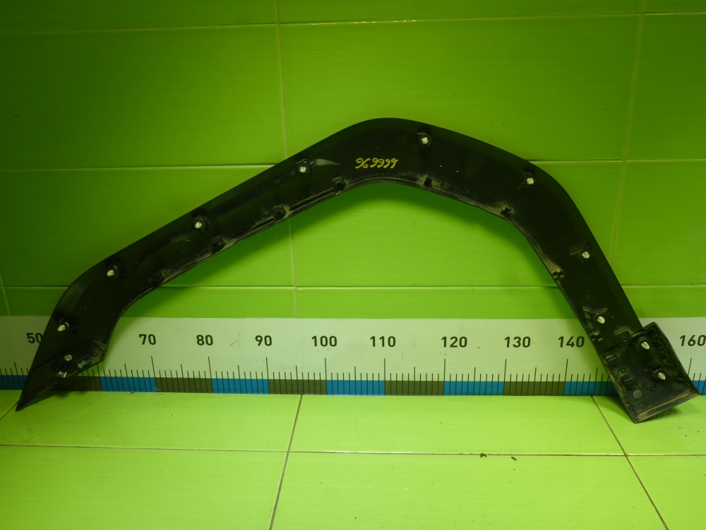 Накладка переднего крыла правого