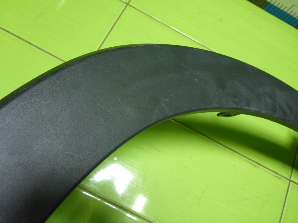 Накладка переднего крыла левого