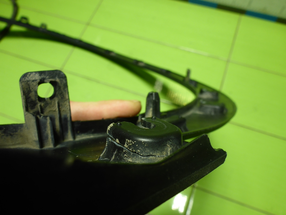 Накладка переднего крыла правого