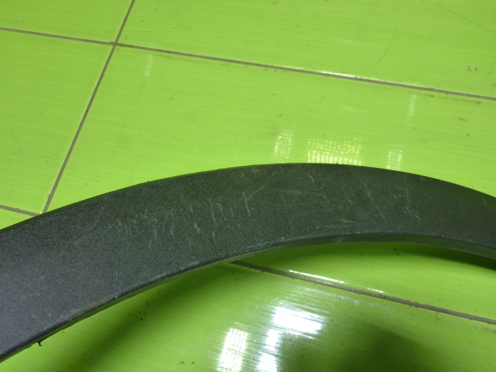 Накладка переднего крыла правого