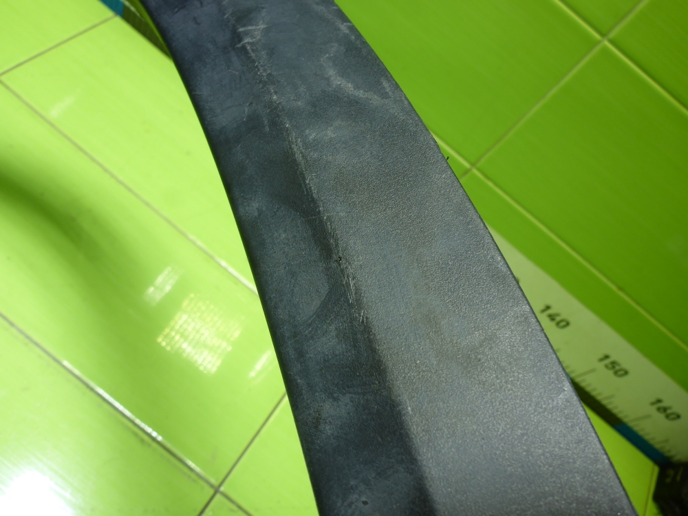 Накладка переднего крыла левого