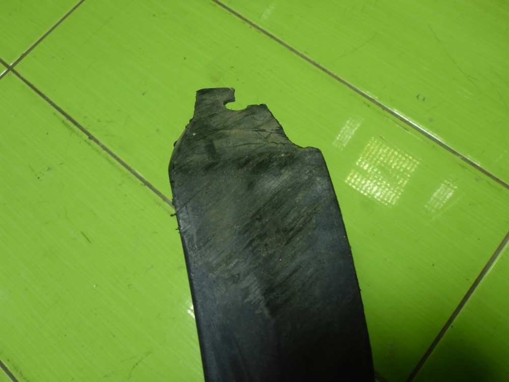 Накладка переднего крыла левого