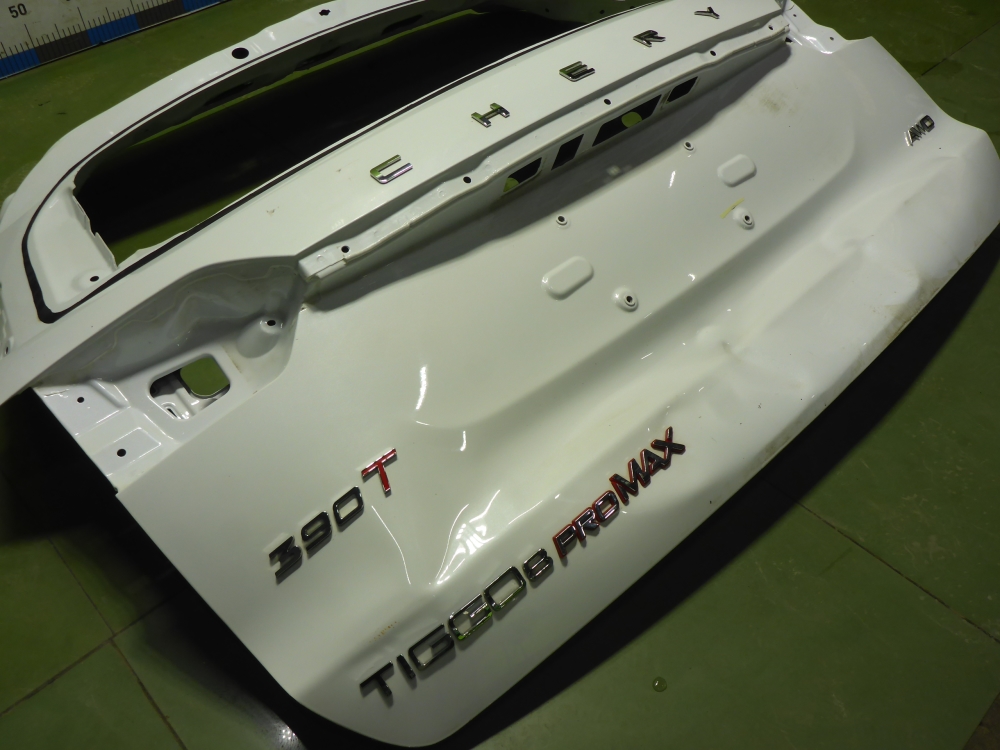 Дверь багажника