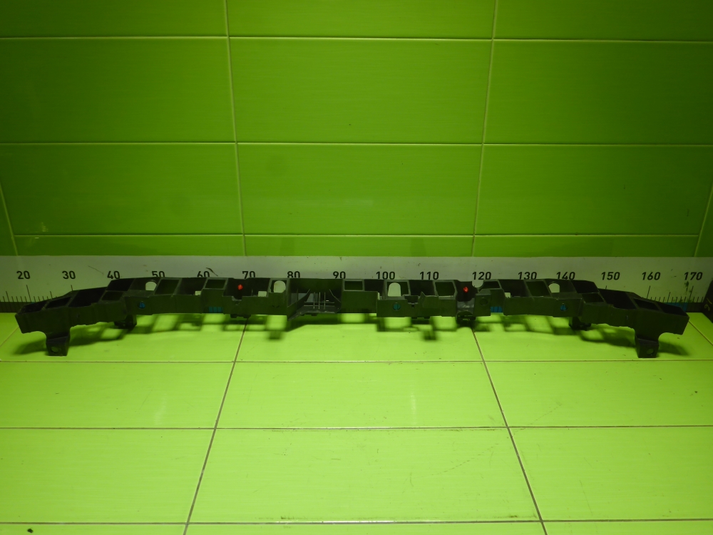 Кронштейн переднего бампера