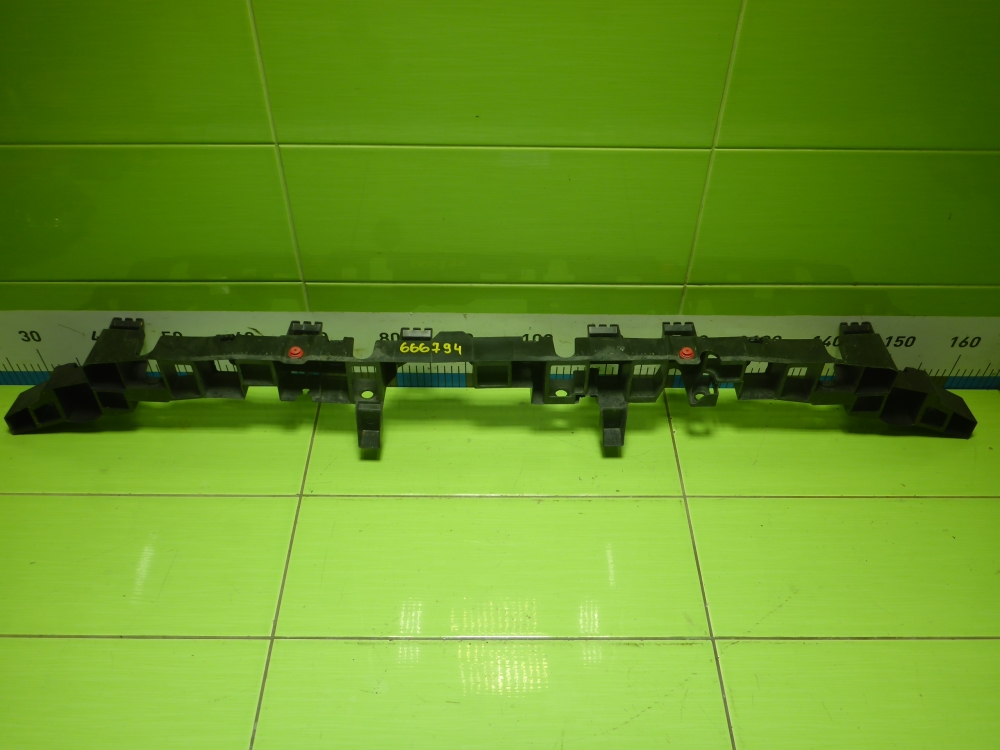 Кронштейн переднего бампера