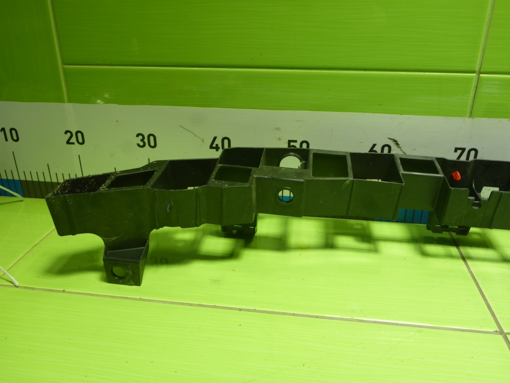 Кронштейн переднего бампера