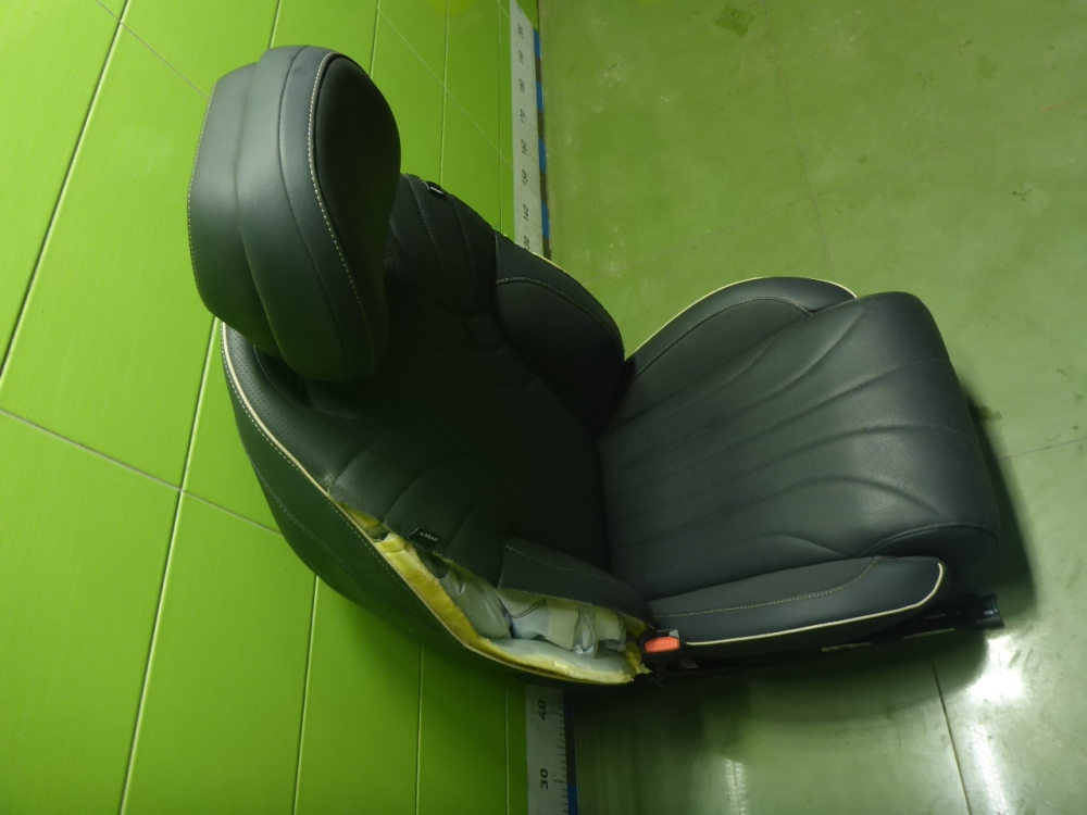 Сиденье переднее левое