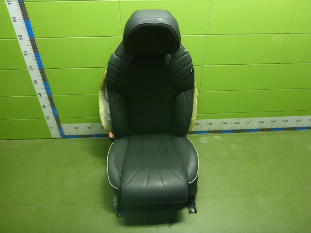 Сиденье переднее левое