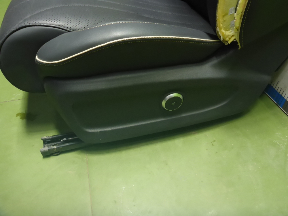 Сиденье переднее левое