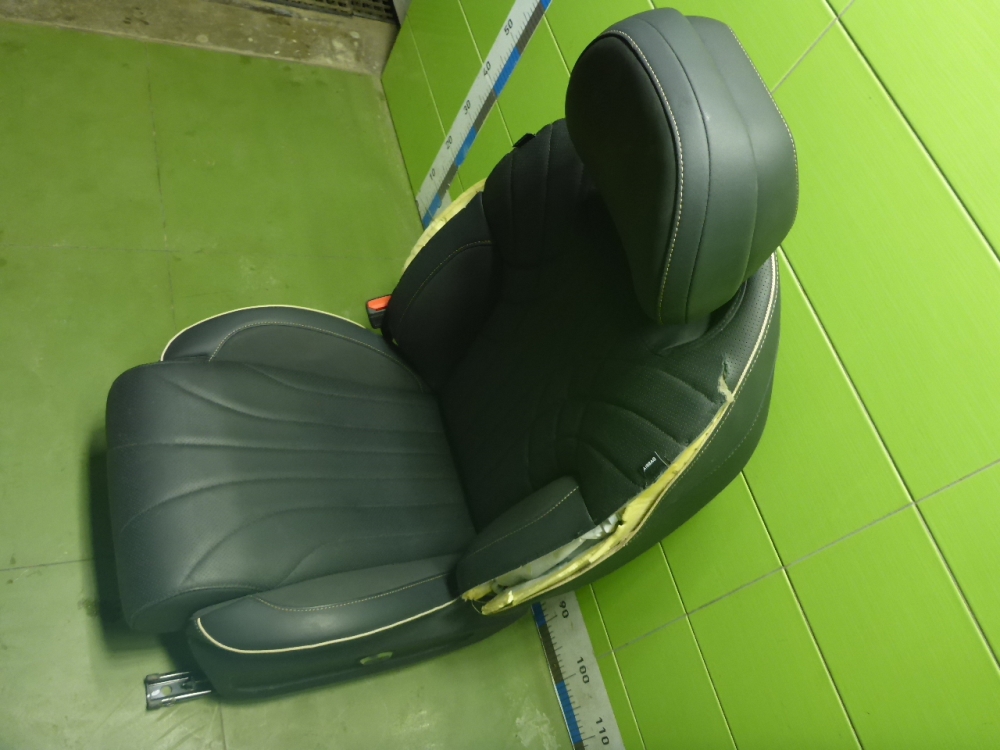 Сиденье переднее левое