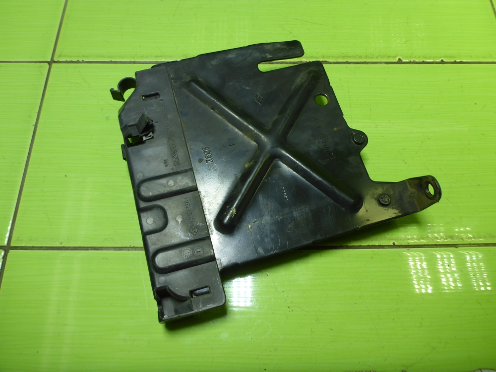 Кронштейн блока управления двигателем