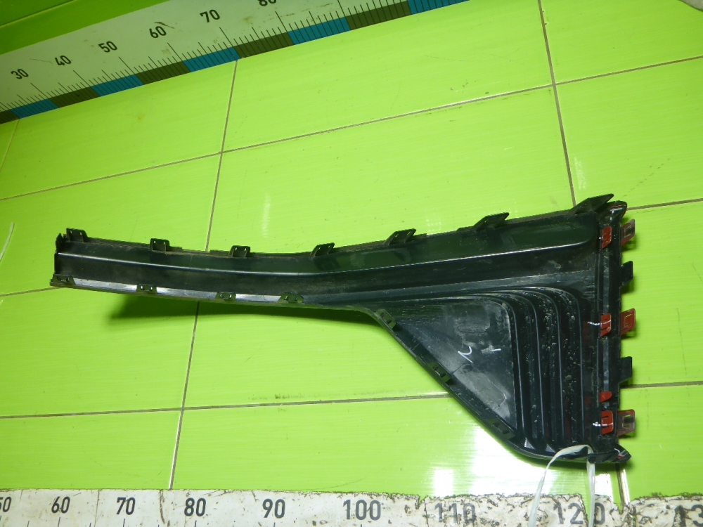 Накладка переднего бампера левая