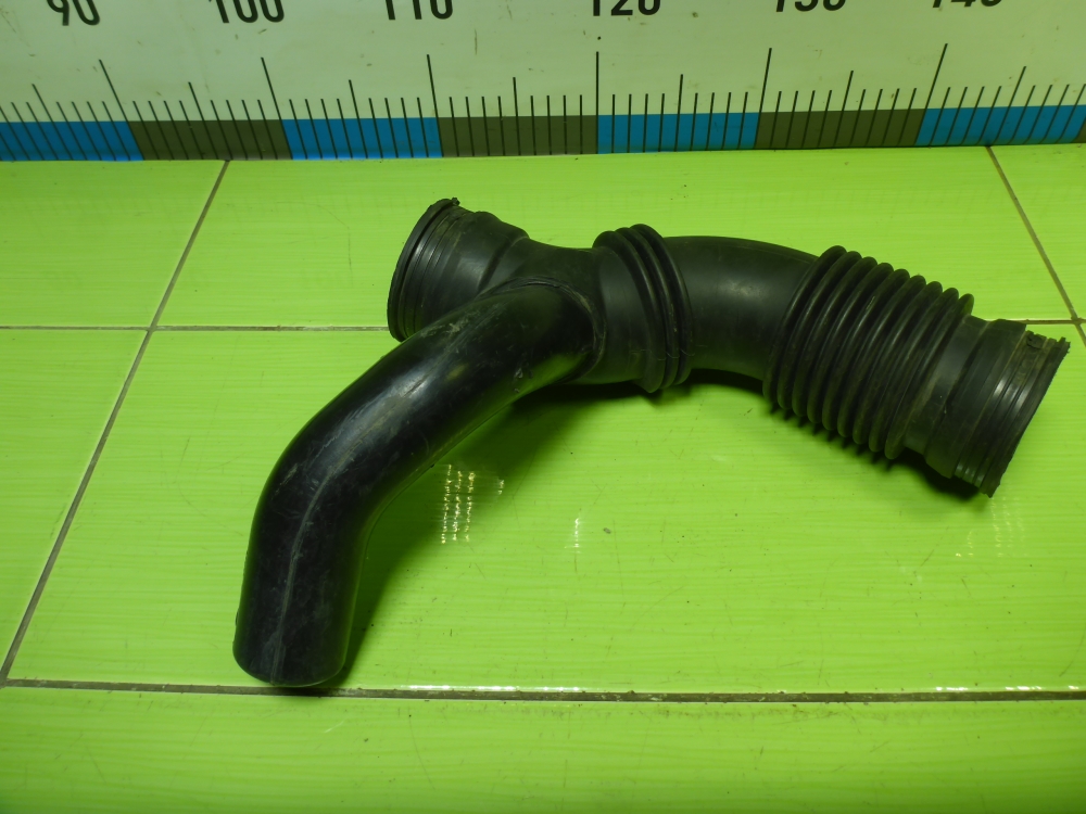 Патрубок воздушного фильтра