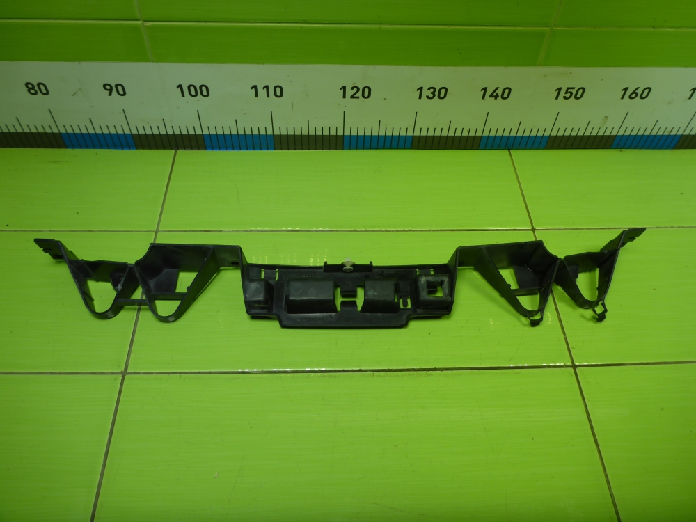 Кронштейн заднего бампера