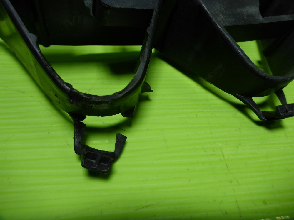 Кронштейн заднего бампера