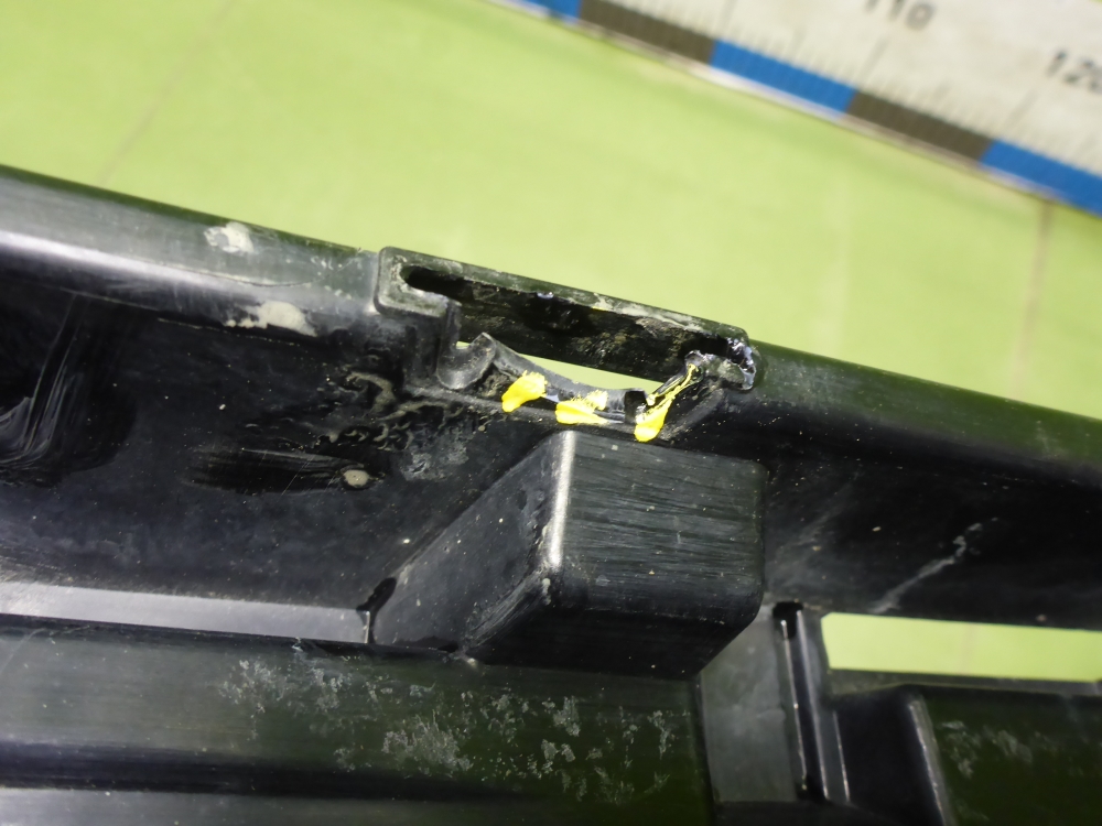 Решетка в бампер центральная