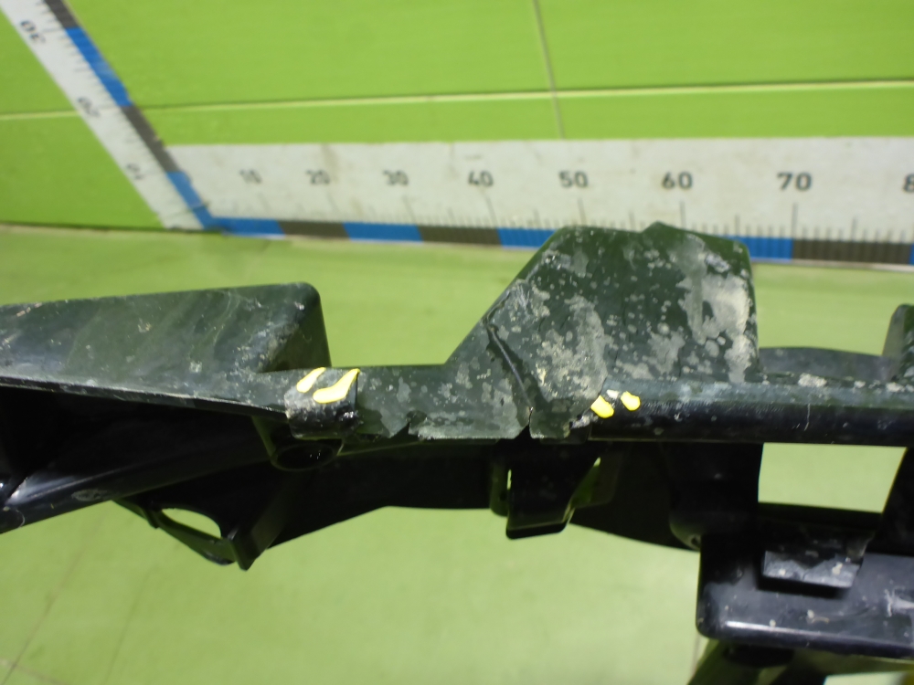 Решетка в бампер центральная