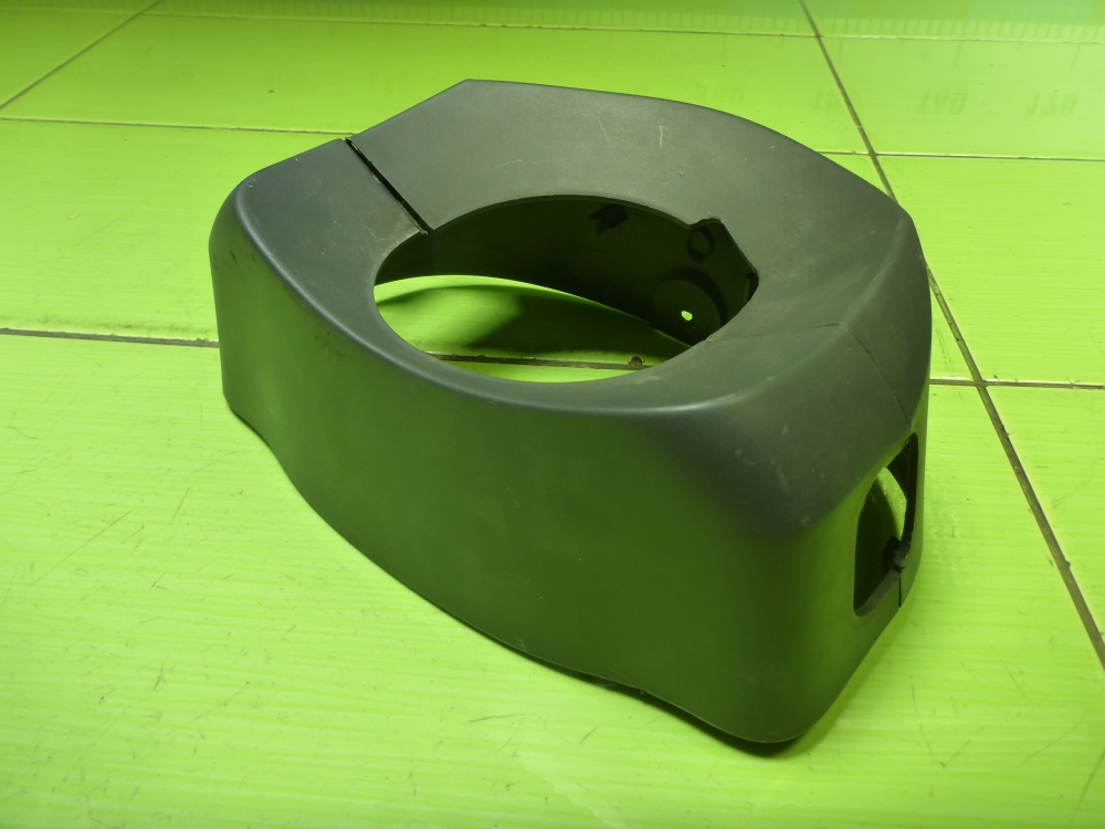 Кожух рулевой колонки