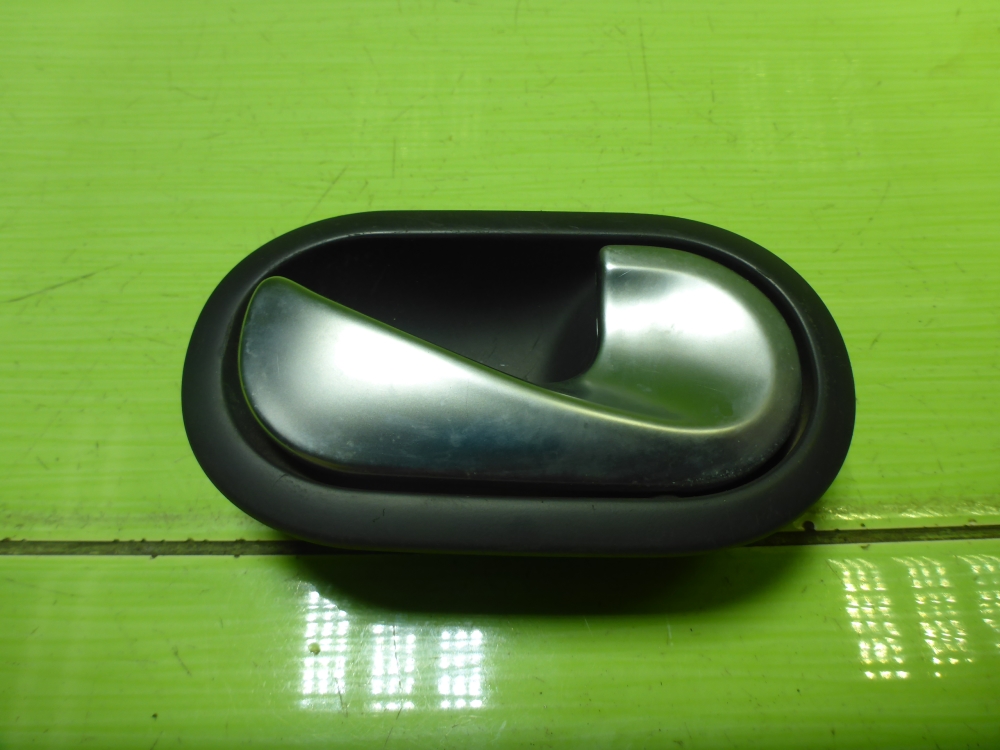 Ручка двери задней внутренняя правая