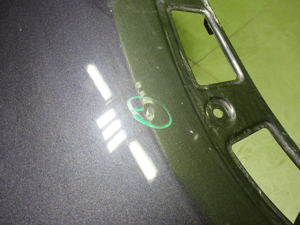 Крыло переднее правое