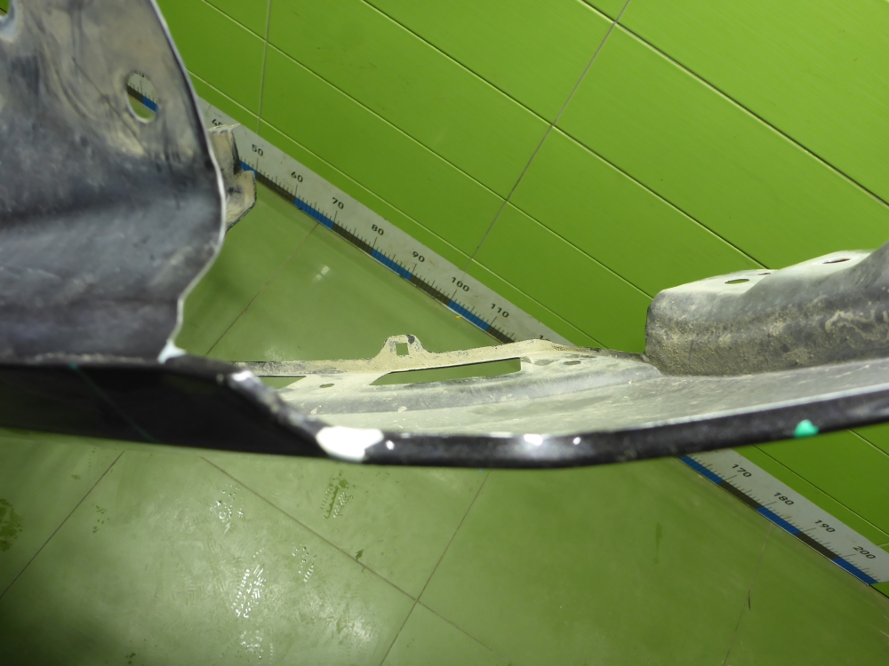 Крыло переднее правое