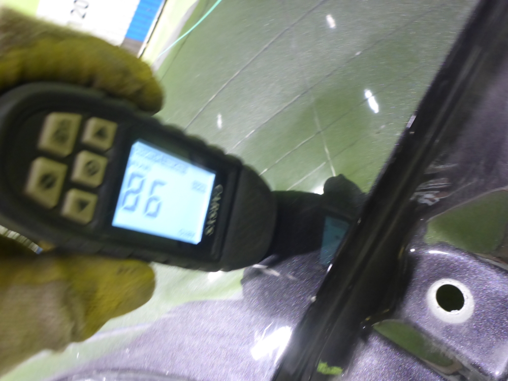 Крыло переднее правое