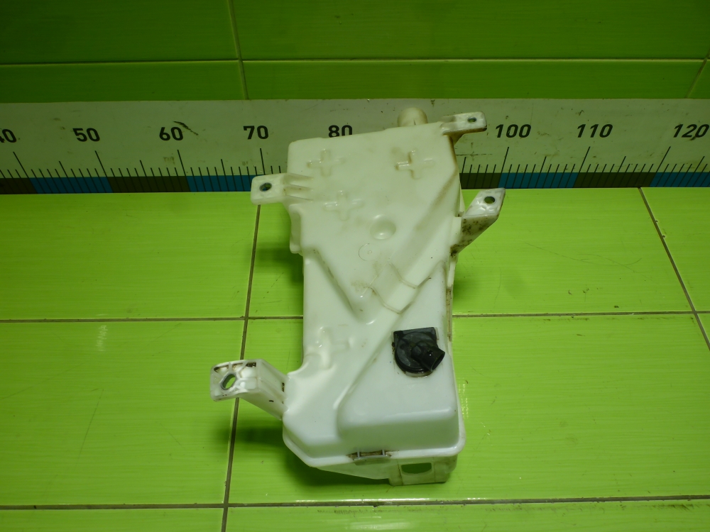 Бачок омывателя лобового стекла