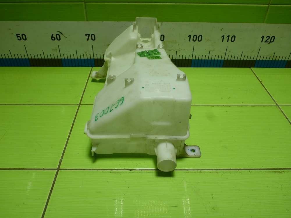 Бачок омывателя лобового стекла