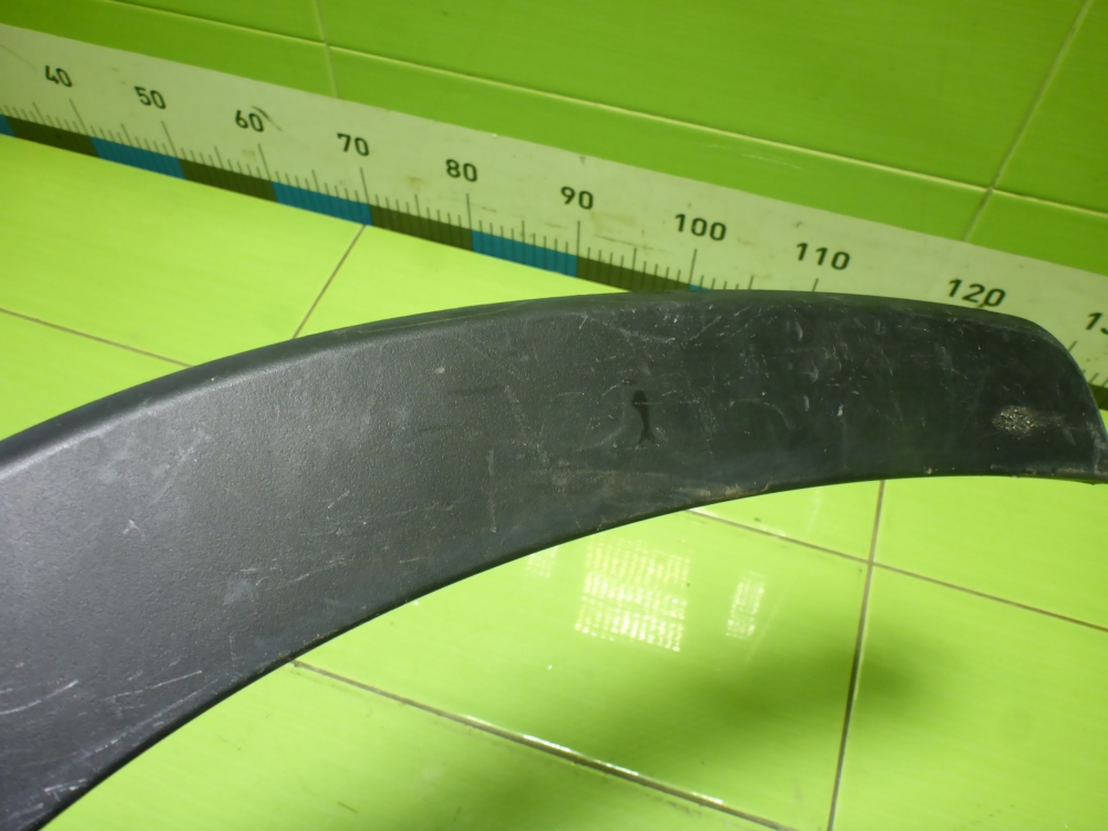 Накладка переднего крыла правого