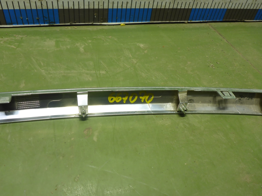 Накладка на решетку радиатора