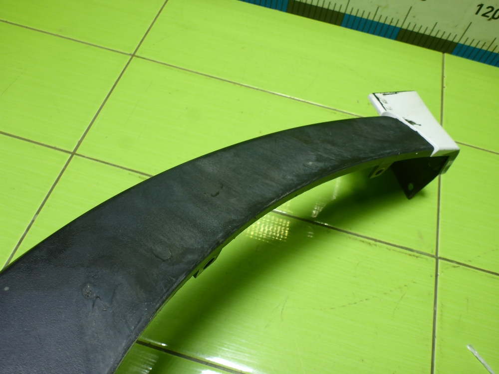 Накладка переднего крыла левого