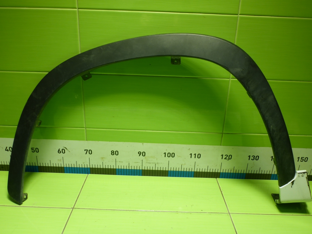 Накладка переднего крыла левого