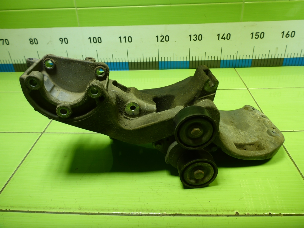 Кронштейн генератора