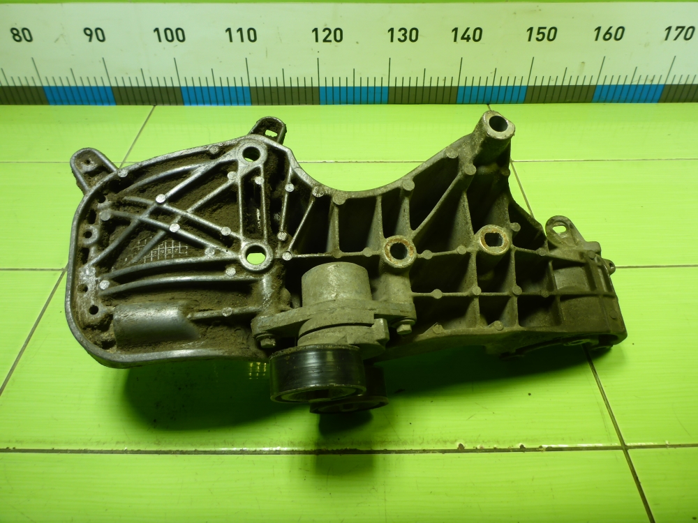 Кронштейн генератора