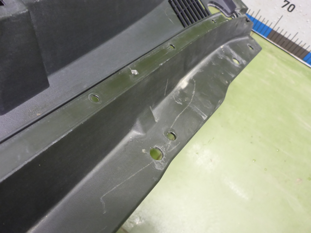 Решетка стеклоочистителей (Жабо)