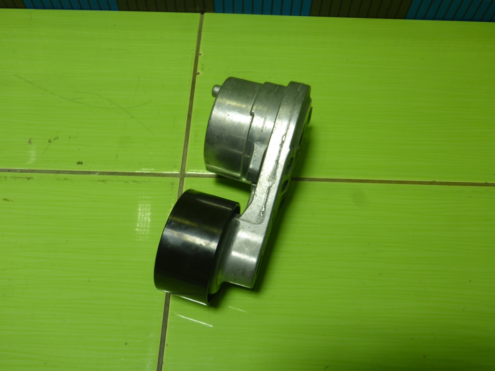 Ролик-натяжитель